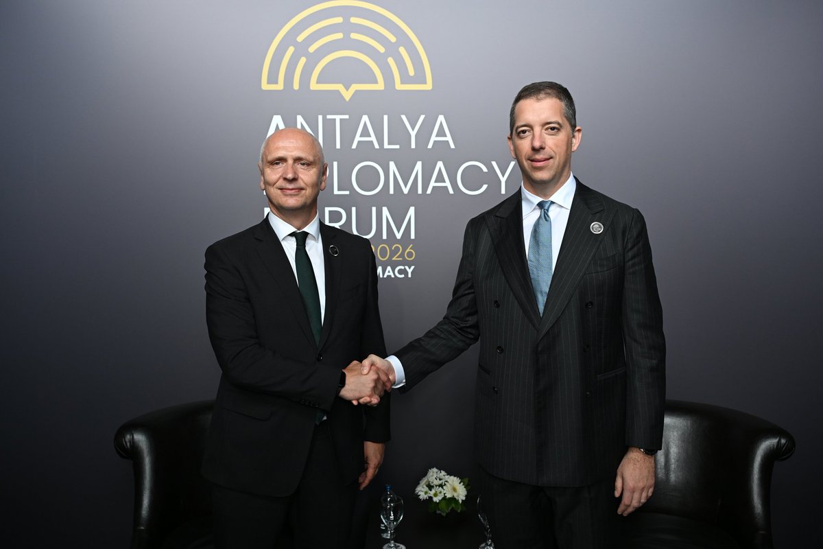 markodjuric's tweet image. Great to meet with Mr. @amer_kap, Secretary General of the @rccint, on the margins of @AntalyaDF to follow up on the discussions held during my recent visit to #Sarajevo, and to underscore a constructive role that @rccint has in nurturing cooperation in the #WesternBalkans across