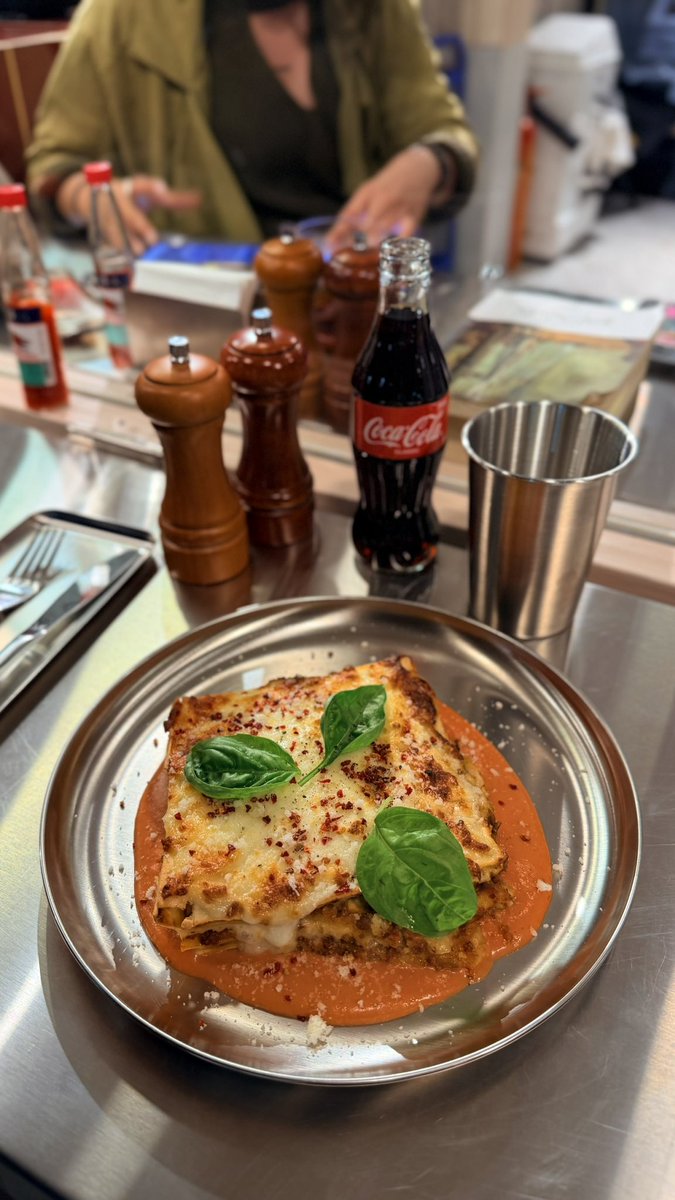 همایونی tweet media