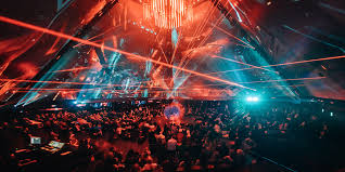 senseiVJ's tweet image. Unreal Engine ha consolidado su posición como plataforma estándar para producción en vivo. La comunidad de creadores ya lo está utilizando en producciones de clase mundial, desde broadcasts deportivos hasta conciertos de artistas internacionales.

#Showcontrol #Stage #LiveEvents