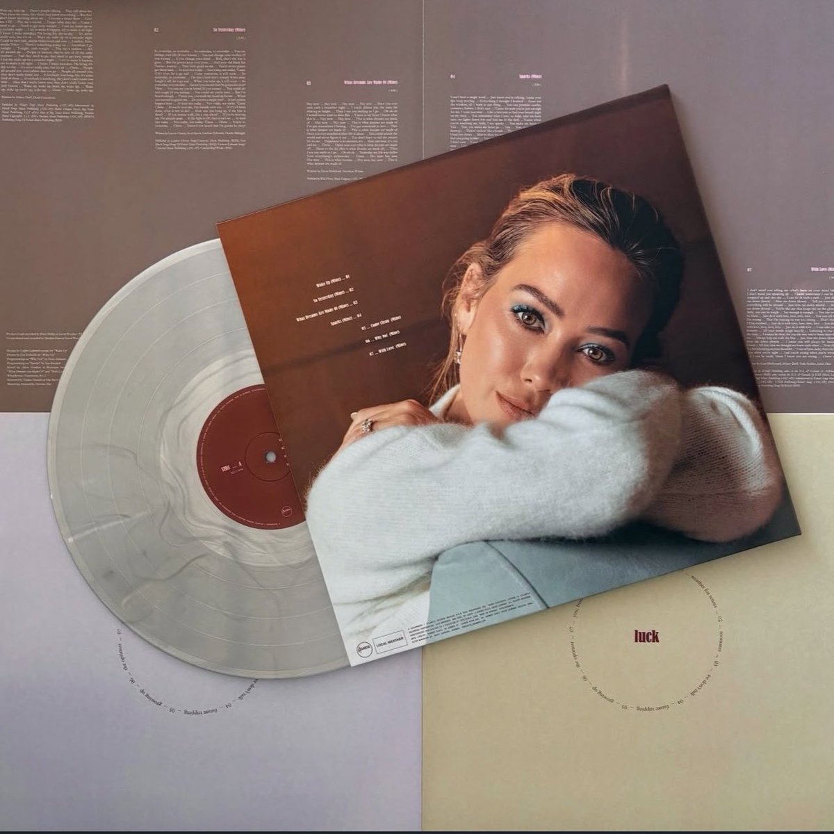 Hilary Duff Brasil tweet media