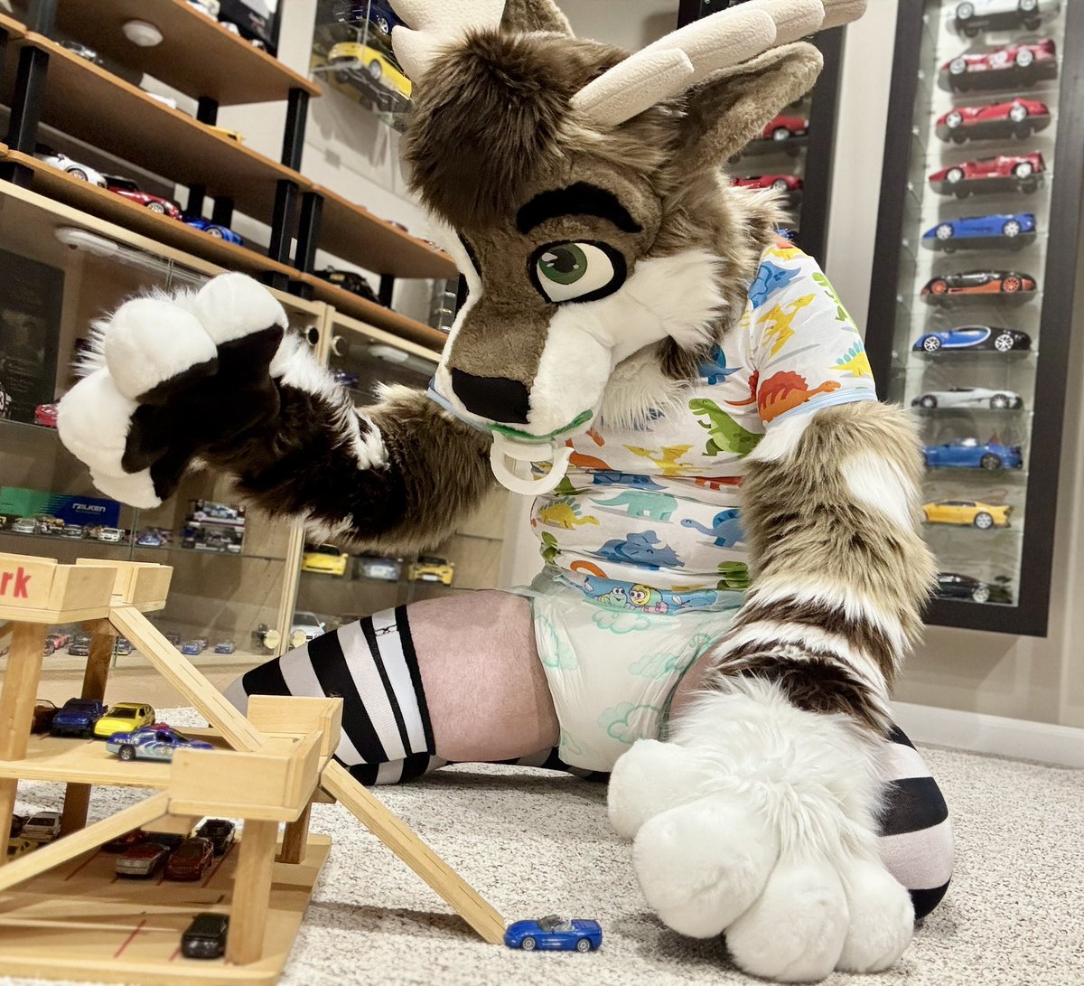 Smol Coatrack 🦌🔜 FCL tweet media