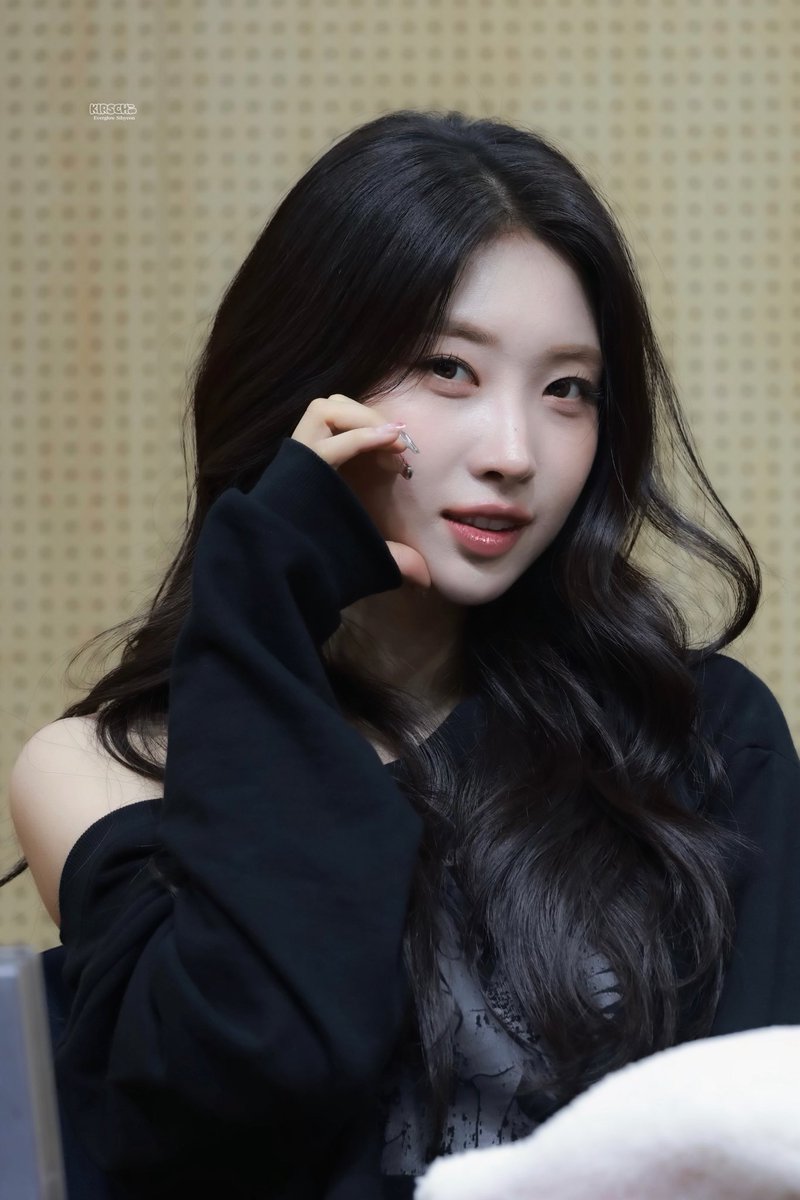 260403 대면팬싸 HQ🤍

#EVERGLOW #에버글로우
#시현 #SIHYEON