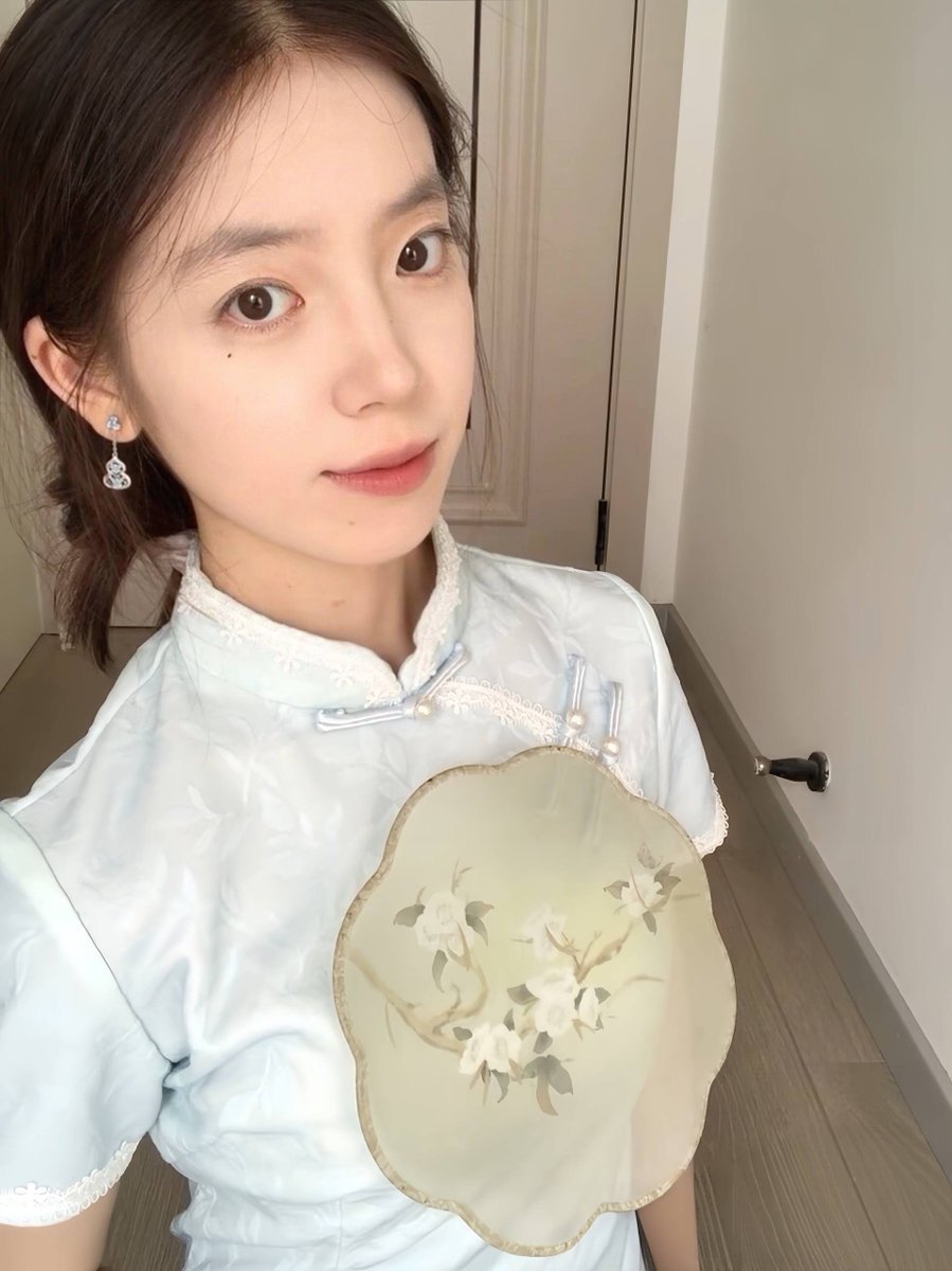 MosesFoster16's tweet photo. #鄂州  华容区97年女生喜欢玩角色扮演，想找个乖乖仔玩母子或者姐弟。   #湖北投稿 https://t.co/44lVMBebxG