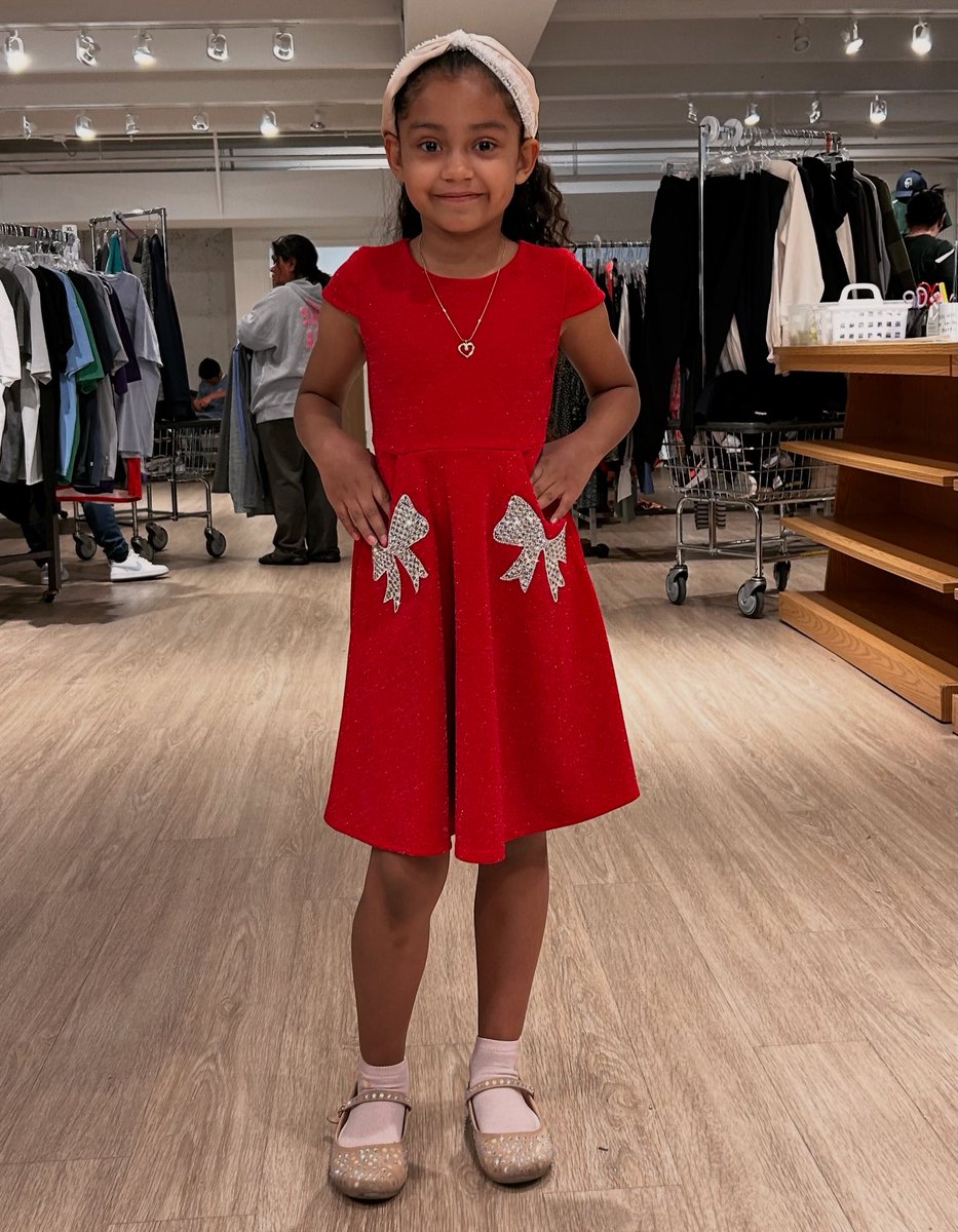 ClothesToKids's tweet photo. We love this beautiful shopper’s sense of style ❤️🎀! #shoppingfun https://t.co/mAlzmCKP6F