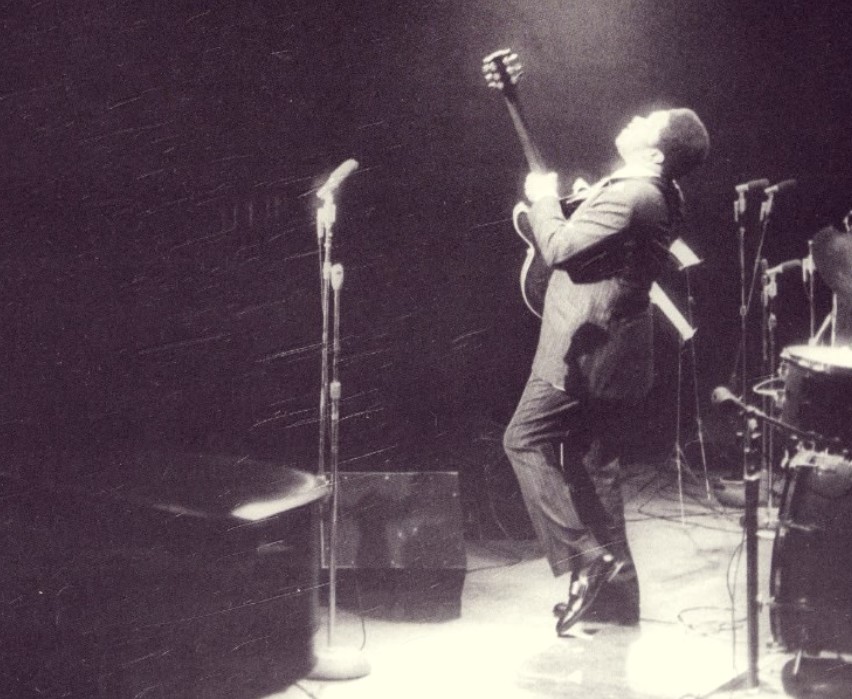 oakroyd's tweet photo. #BluesNation #FridayFunk - BB At The Filmore 🎸 https://t.co/lFKjSHXlL8