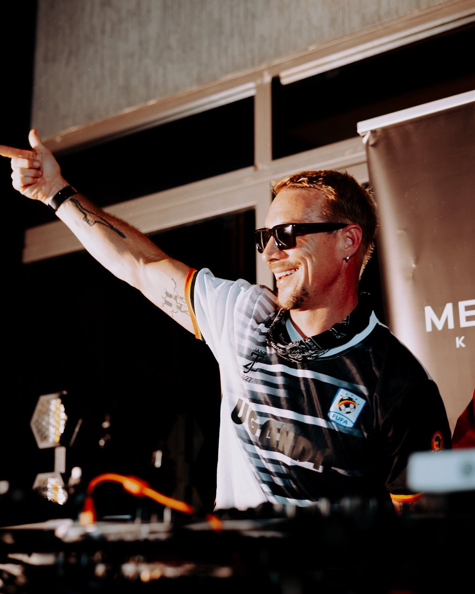 Izy Caption tweet media