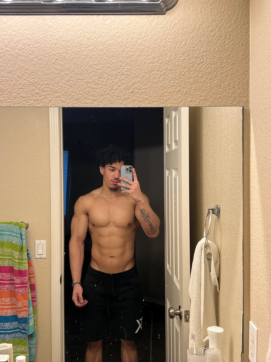 itztyzon's tweet photo. bae vibes only 🫶🏼 https://t.co/ZBvwUWc3BC