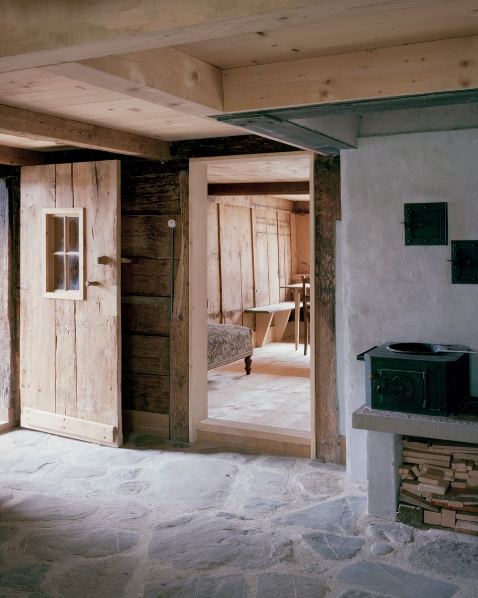 worldarchitects's tweet photo. #SwissBuildingOfTheWeek - In Grabs, Switzerland, a 400-year-old timber house is relocated and paired with a rammed earth extension by Timothy Allen and Ronan Crippa.
https://t.co/n7vF6x76Lj
📸 © Rory Gardiner
#waofficial #TimothyAllen #RonanCrippa #Grabs #Switzerland https://t.co/VCr968G3Hp