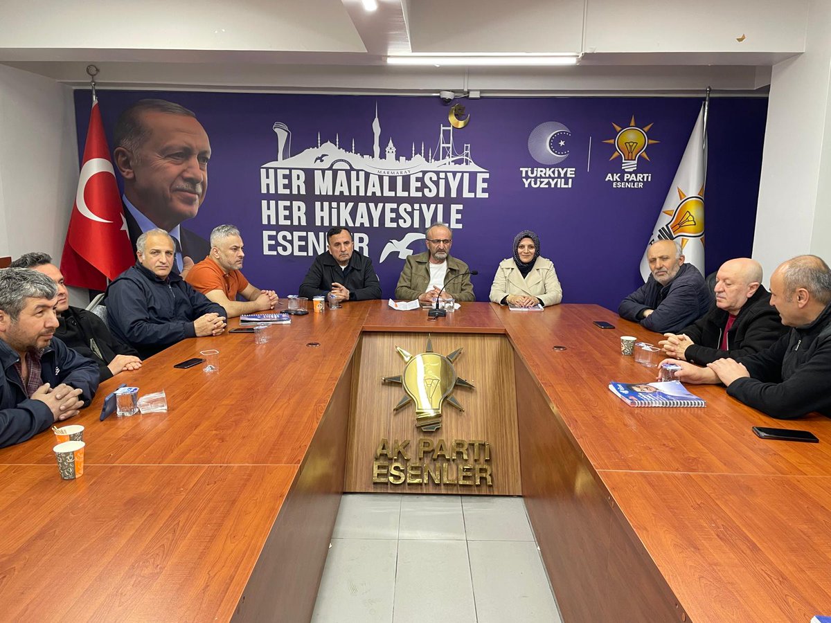 Ahmet0972's tweet photo. Fatih mahalle başkanı @ademkk165576  meclis üyemiz @RGulyuz  @RTErdogan @EmrullahErkus @abdullahozdemir @akpartiistanbul @akparti_esenler @NazifeOz58 @oktayilmaz18 @tevfikgoksu https://t.co/vGMzHuqDy8