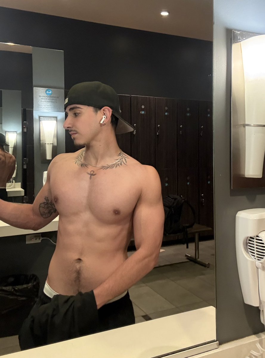 christixnkz's tweet photo. Push day the best day https://t.co/tT5TlB2VzI