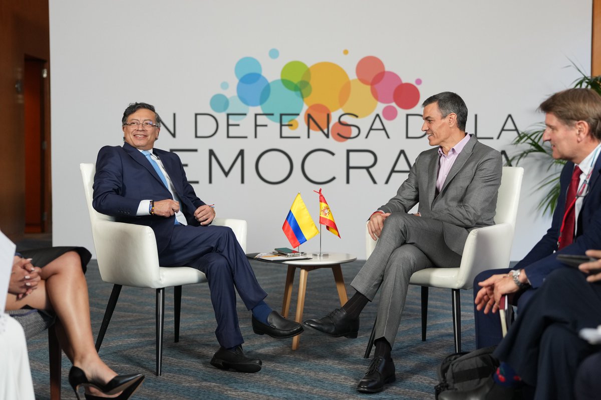 Gustavo Petro tweet media