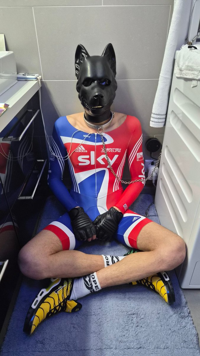 SportsgearV's tweet photo. My slave bf is waiting for punishment... https://t.co/Xa0ZBHoGDN