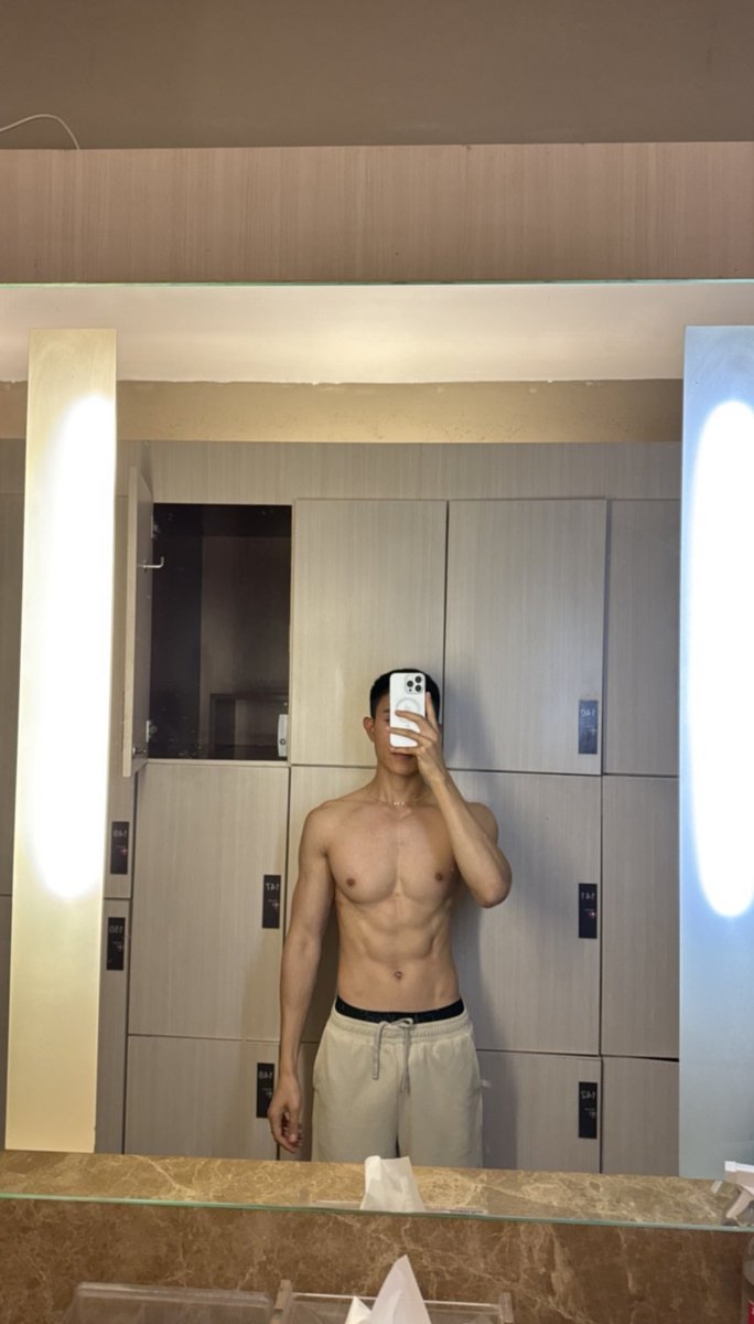 ตัวจริงครับ ความลับนะ tweet media