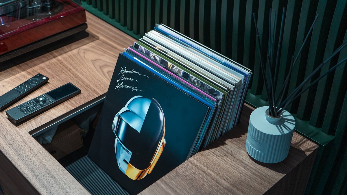 Roksan's tweet photo. This Record Store Day, the team behind Roksan shared the records that really move them, the ones that demand your full attention and reward every listen.

These are the records that made us.

https://t.co/OmPPbXqlQu

#Roksan #RecordStoreDay2026 #ListenAgain https://t.co/fqC2Xeg0Ty