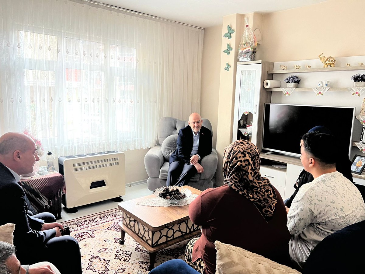 Esenler İlçe Başkanımız Sayın Emrullah Erkuş ile birlikte gerçekleştirdiğimiz ev ziyaretlerinde, kıymetli hemşehrilerimizle bir araya gelmenin mutluluğunu yaşadık.

Göstermiş oldukları samimi misafirperverlik, içten muhabbetleri ve duaları için kendilerine gönülden teşekkür