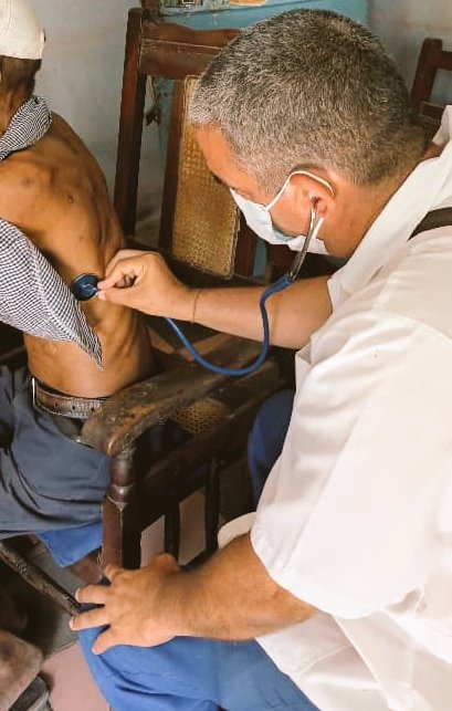 lpenastgo's tweet photo. La pesquisa activa clínica es la herramienta técnico-social más efectiva en el control y prevención de enfermedades, para ello resulta vital la participación consciente de nuestra comunidad. Salvar vidas es tarea de TODOS.
@OKindelan44925 
@suniel_johnson 
@direccion_cuba https://t.co/MWdoat9kL1
