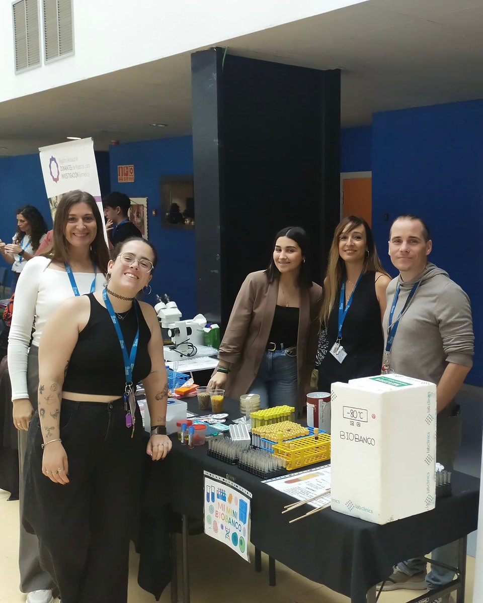 _ibima's tweet photo. 🔬✨ ¡La #ciencia toma Málaga en #Fecitec! 🎡🧬

El nodo de Málaga @BiobancoDelSSPA de #IBIMA impulsa las vocaciones STEM y acerca la investigación biomédica a más de 2.300 estudiantes en @IndustrialesUMA. 🩺💡

Talento, innovación y compromiso por la salud. 🚀🧪

@educacionmlg https://t.co/vrIwpnV8Bi