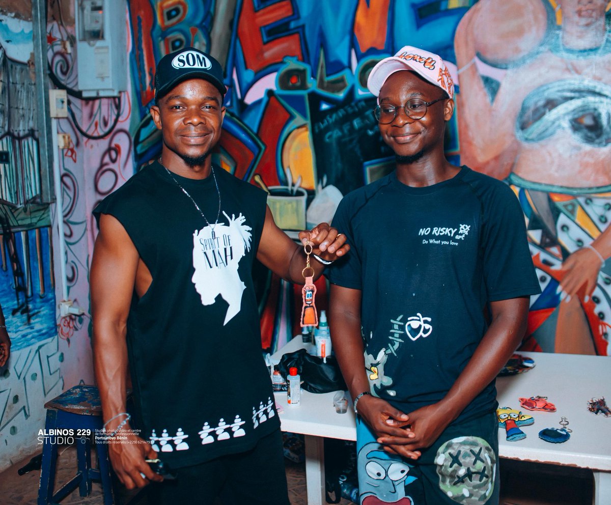 NoRiskyArt's tweet image. Je vous présente quelques photos de l'événement 🔥👨🏾‍🚀. Vous pouvez aller voir le reste sur mon compte Instagram voici le lien 👉🏾instagram.com/p/DXO678wgg8c/…
#Rtw #artㅤㅤㅤㅤ #TalentoNacional #bénin #Evènement Bénin
