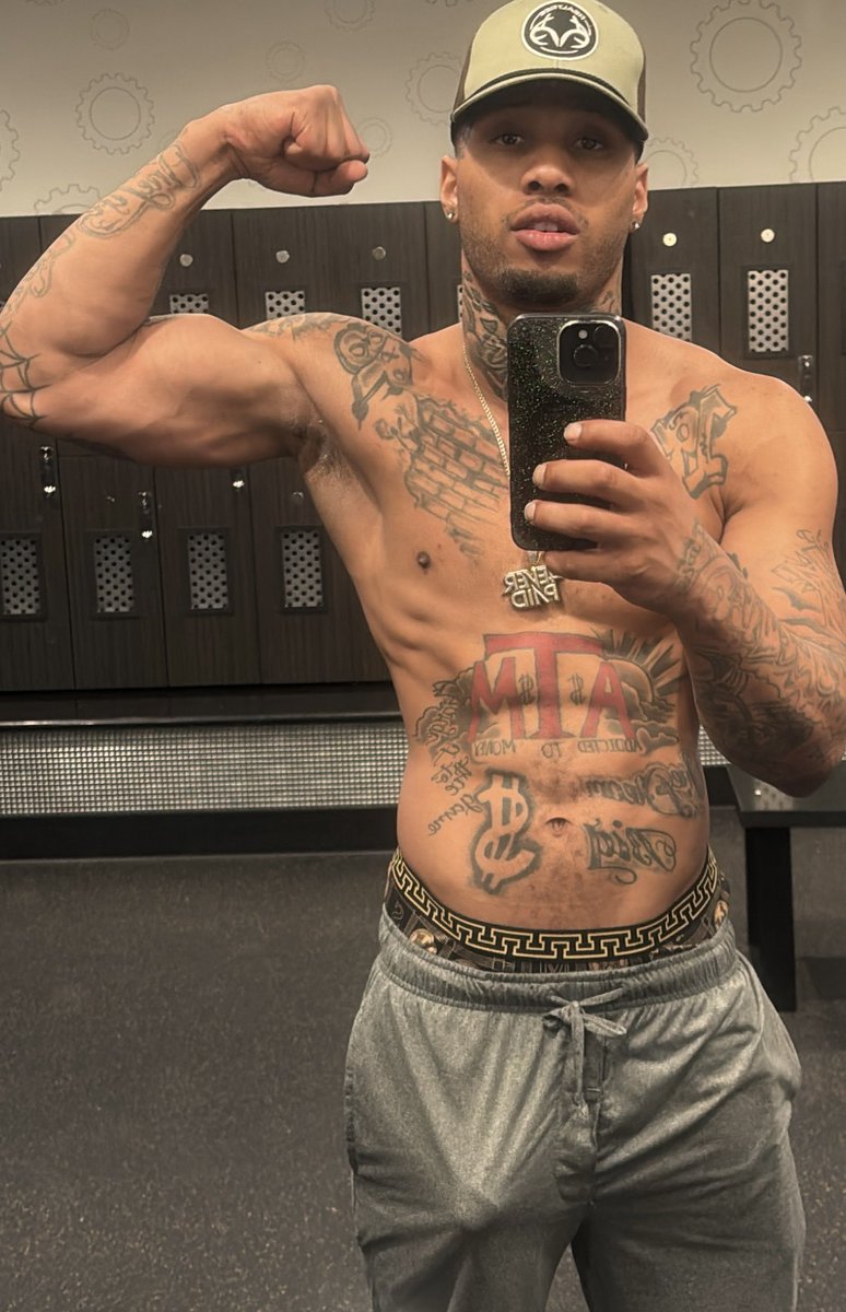 addicted to money 💰 tweet media