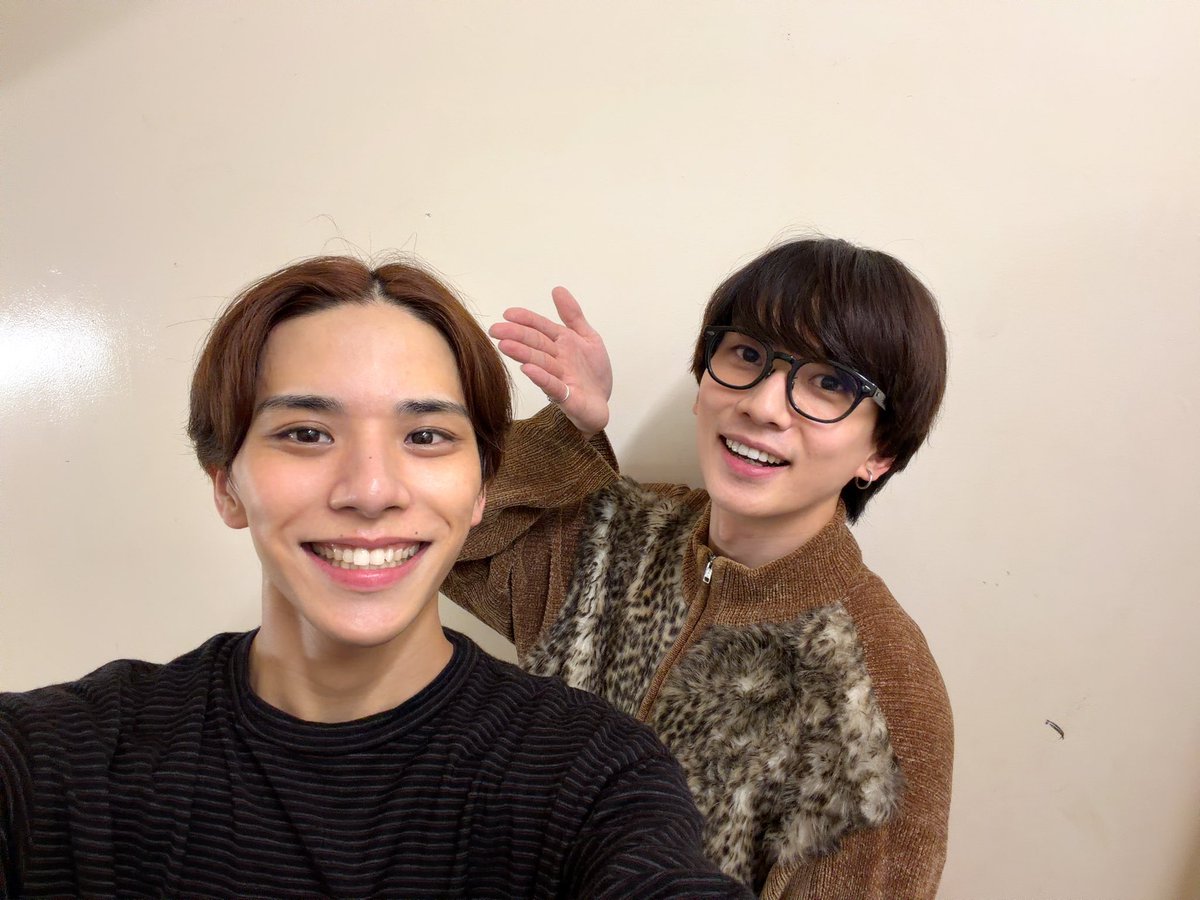 shin_masatoshi's tweet photo. しおんが観にきてくれました！☺️
ありがとうねー！！！🌻🍁

#エーステ https://t.co/VoG5RMWo8d