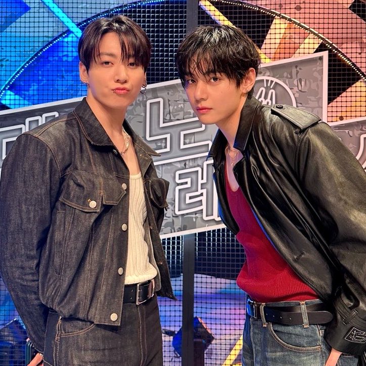 taekook𑁤 tweet media