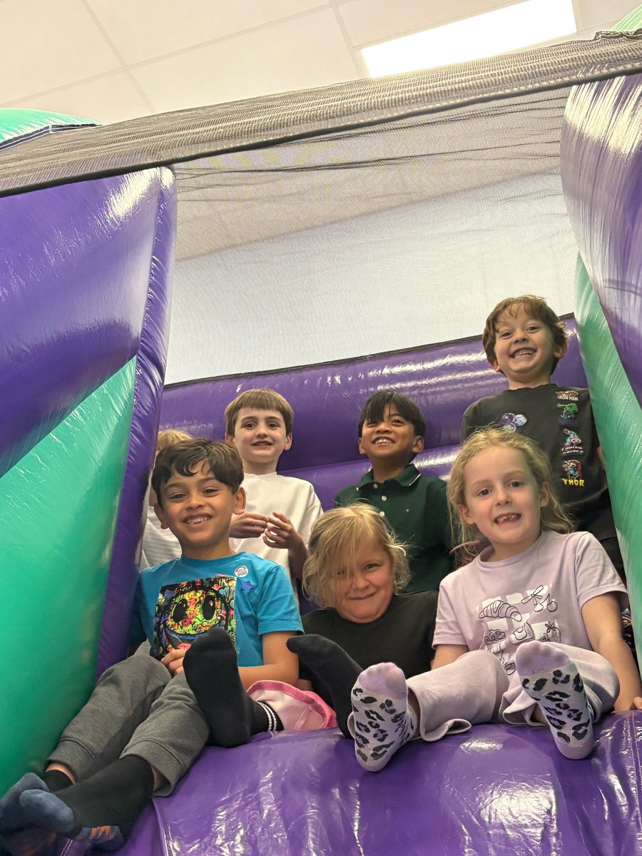 Leechapelsch's tweet image. Finishing off our fantastic day is year 2, who can’t get enough of the inflatables 🤩

#weareleechapel #inflatables