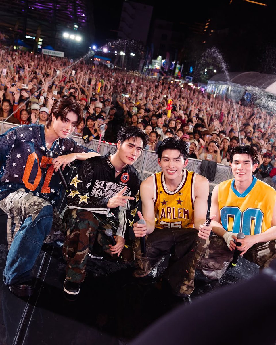 Pond_PhuwinIta's tweet image. (3) 📸IG wutt_4nologue

SUPERFLUID moves with us.
And forward.
See you again.
Happy Songkran
Wishing you all the best ahead.
Photo @flashp_ @imacheeseburger

#SuperFluid
#SuperFluid2026
#KingPowerSongkran2026
#4NOLOGUE
#ForPeopleForCulture
@SUPERFLUIDFEST