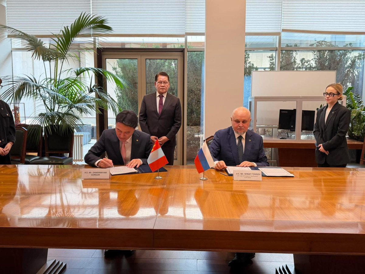 Гонгорын Дамдинням tweet media