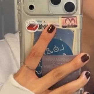 スマホの丸いシールなにーーー？？？

<a href="/aimyonGtter/">あいみょん 🦭</a>
