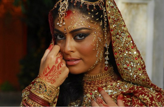 Atriz Juliana Paes viraliza nas redes sociais da Índia após a população do país achar que ela é uma indiana que veio ao Brasil para participar de novela brasileira.