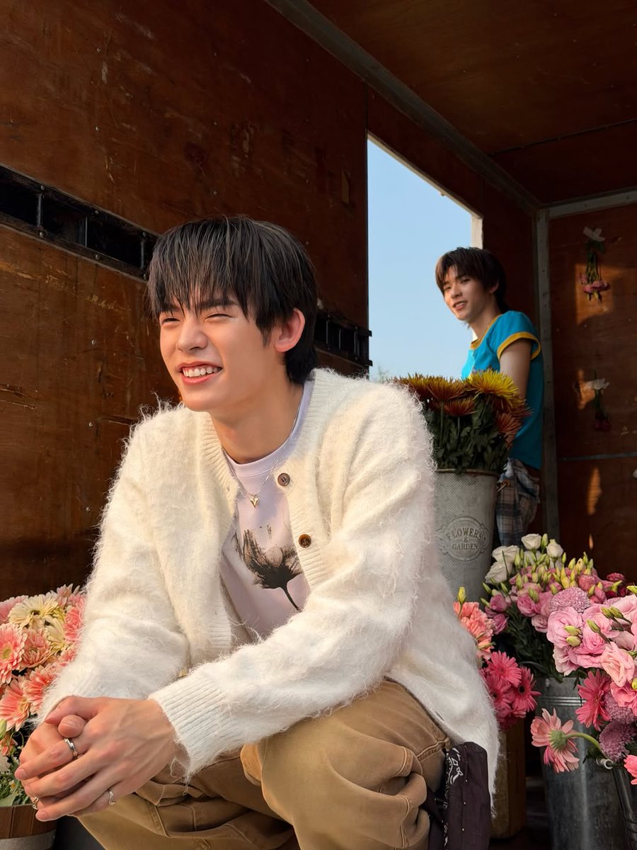 CRUSH ON TEETEE tweet media