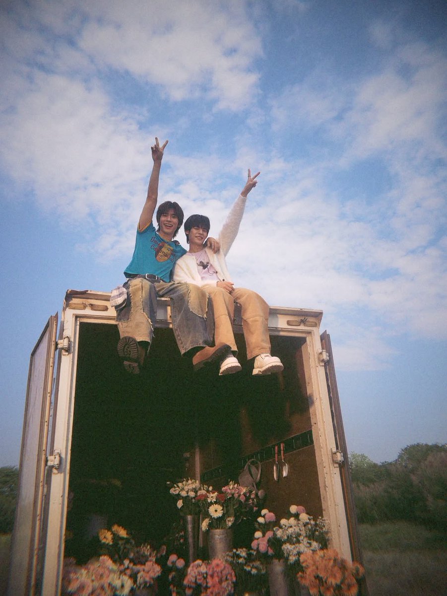 CRUSH ON TEETEE tweet media