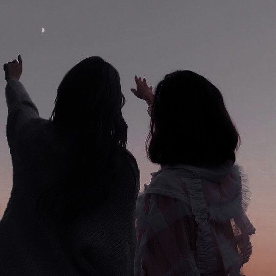 Desde que você é um pitoco de gente eu não vivo sem você, apenas 3 anos de diferença e você sempre foi a minha melhor amiga, além de irmãzinha, e uma irmã realmente incrível. 

Eu te amo sis, obrigada por existir e por me dar orgulho todos os dias independente do que você faça.