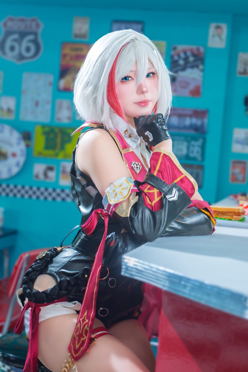 るーこ tweet media