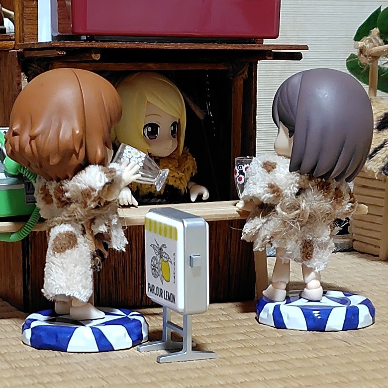 椅子を無くして客の回転が早い！
利益率の良いドリンク主体になり楽だ！

これは良いぞ。
テレビでコンサルが言ってた通りだ！
 #キューポッシュ