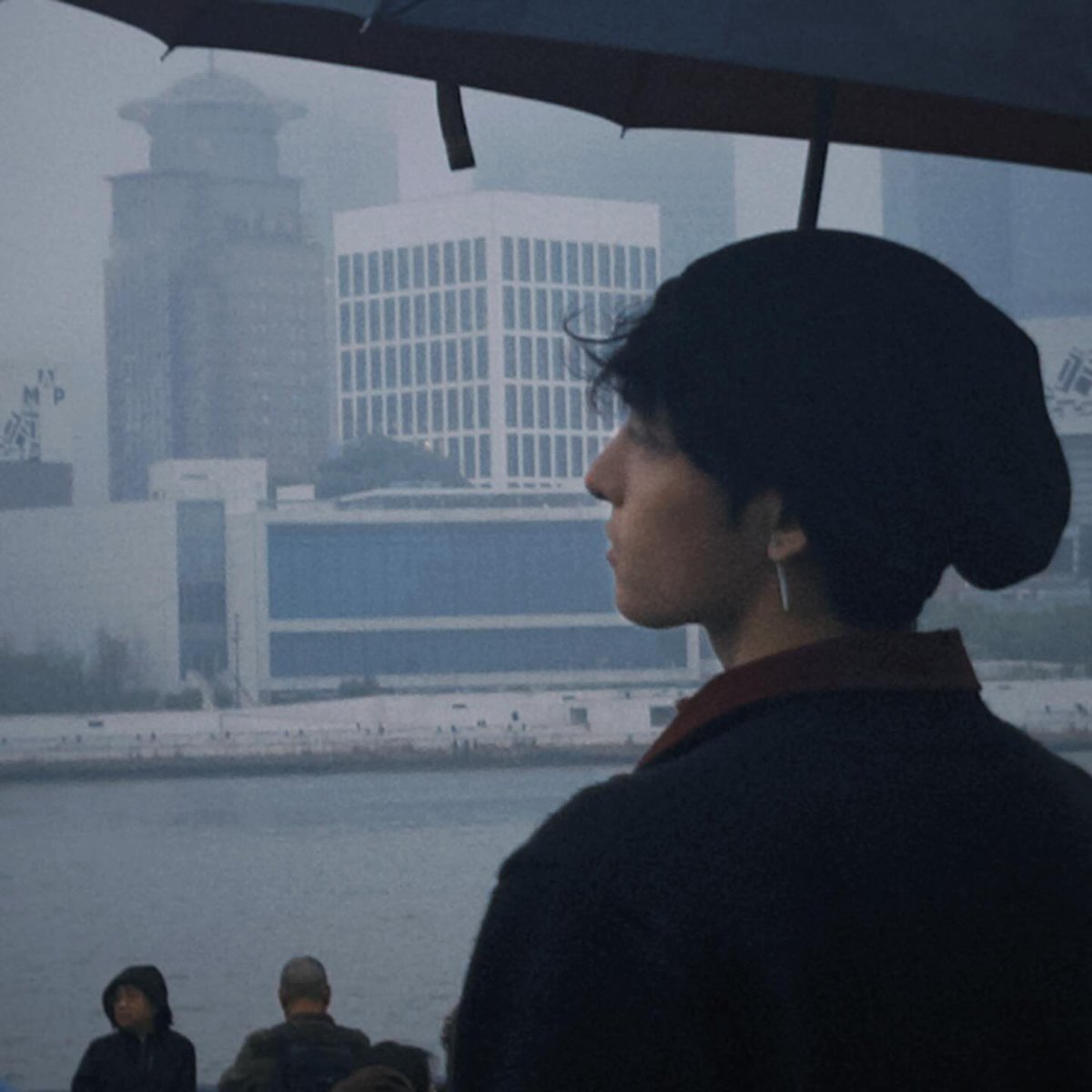 echaasz's tweet image. What matters the most is who you're with
Raining season feel sunny
Cold season feel warm 🙂‍↔️
#XiZhao
#HeChangXi
#HeYanZhao