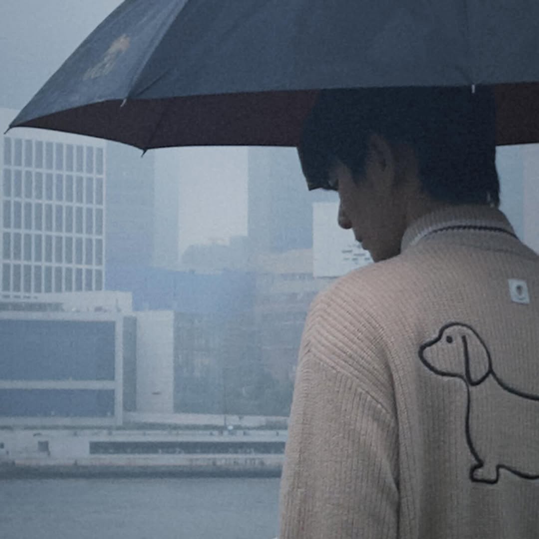 echaasz's tweet image. What matters the most is who you're with
Raining season feel sunny
Cold season feel warm 🙂‍↔️
#XiZhao
#HeChangXi
#HeYanZhao