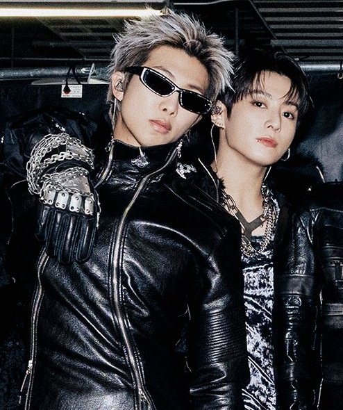 acervo namkook 🪭 tweet media