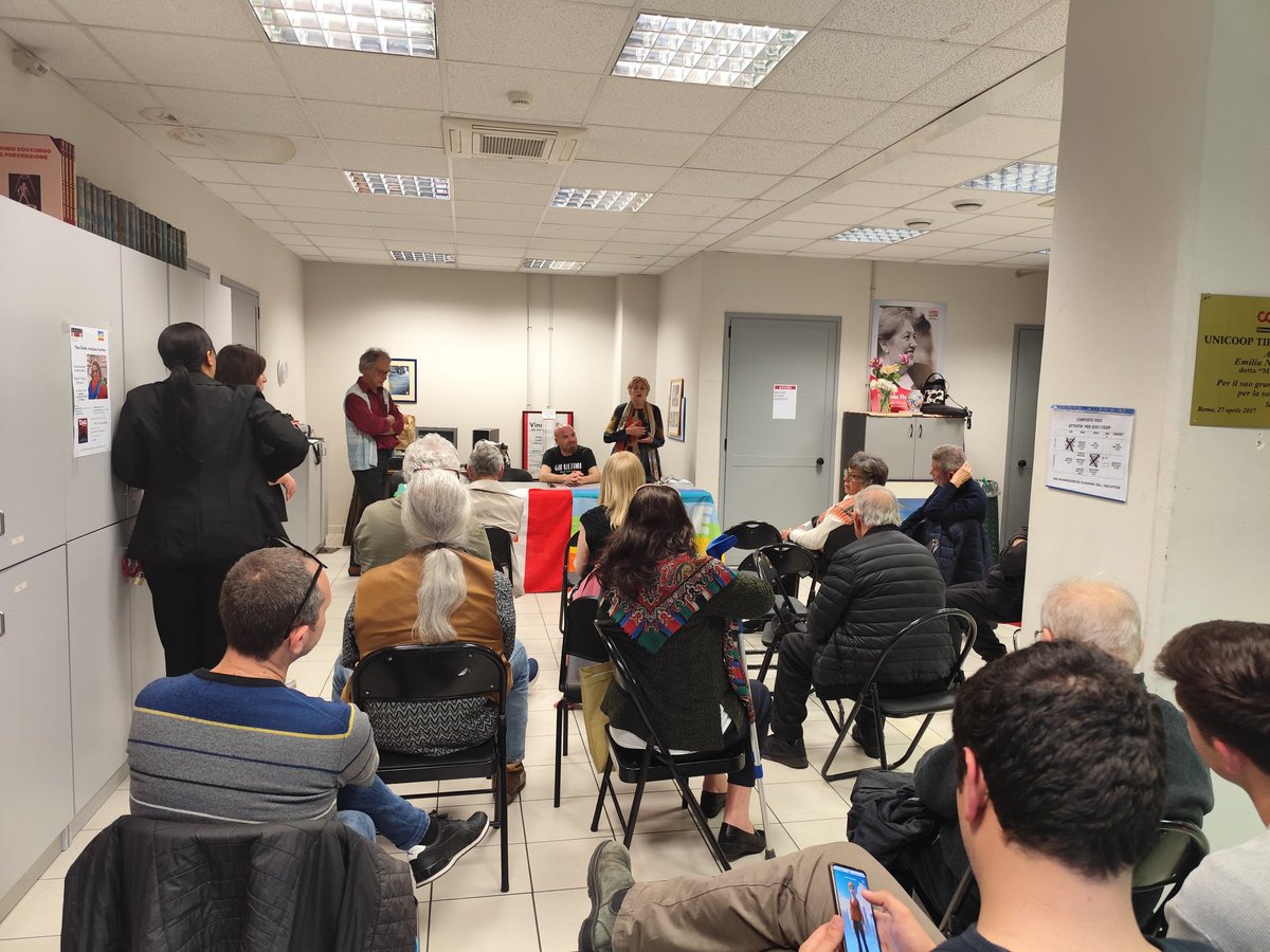 TurismoCubaRoma's tweet photo. .@EmbaCuba_Italia ha partecipato a un evento toccante promosso da @Anpinazionale per commemorare Tina Costa, esempio di lotta e resistenza. Un omaggio a chi ha difeso la libertà e la pace.
#MemoriaStorica #CubaItalia #ANPI https://t.co/uMA7uEkCml