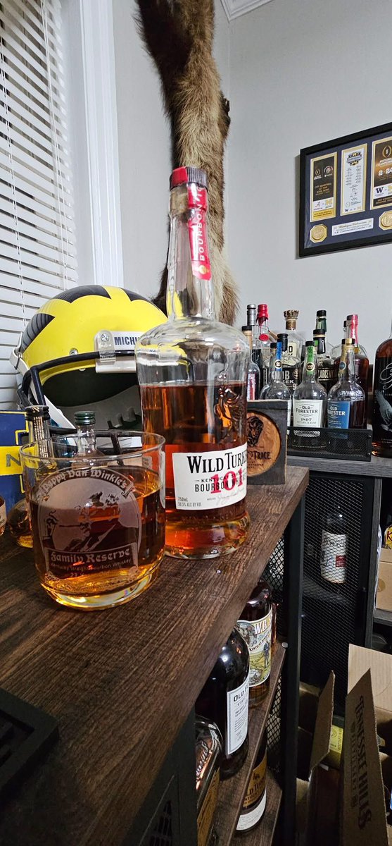 Happy Hour Liquor & Bar 🥃 tweet media