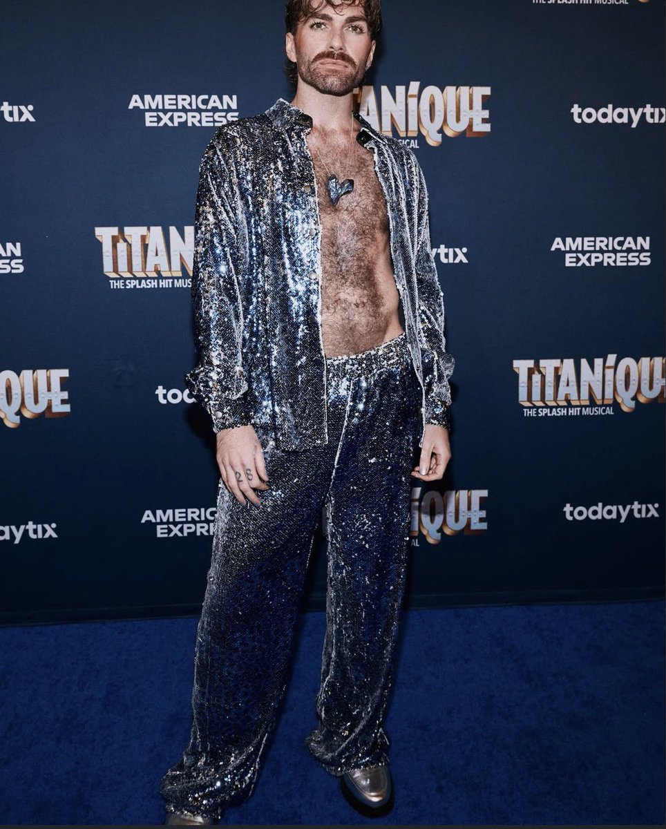 Drag Crave tweet media