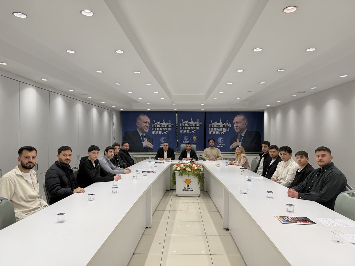 Teşkilatlanma Birimi olarak Mahalle Başkanlarımızla, İl Yönetim Kurulu Sorumlumuz Hüseyin Kaya’nın katılımlarıyla verimli bir toplantı gerçekleştirdik.