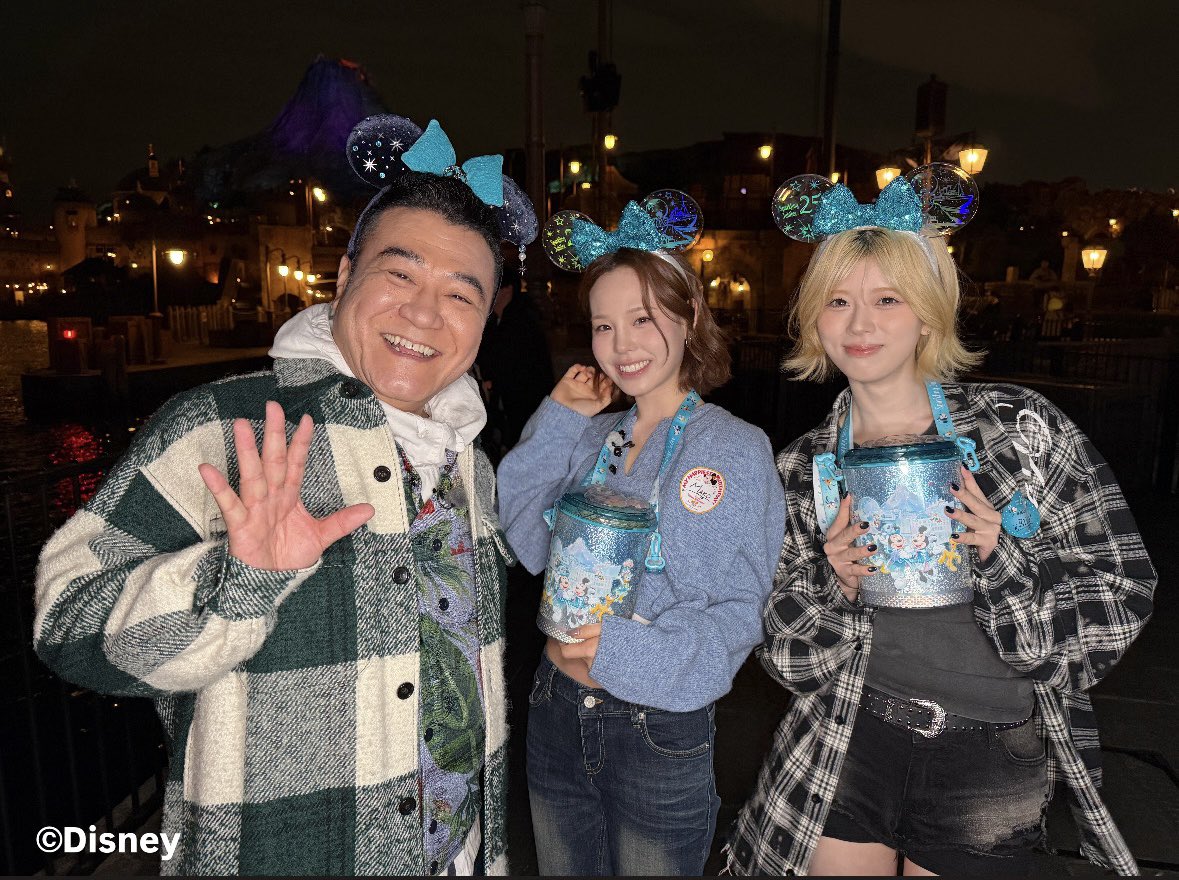 BRNIZIU's tweet image. 📸 | Novas fotos de MAKO e RIKU para o programa de TV japonês Saturday Plus. 

— MAKO e RIKU farão uma reportagem especial sobre o aniversário de 25 anos do parque TokyoDisneySea hoje (17), às 19:30 (BRT). 

#MAKO #RIKU
#NiziU #ニジュー #니쥬