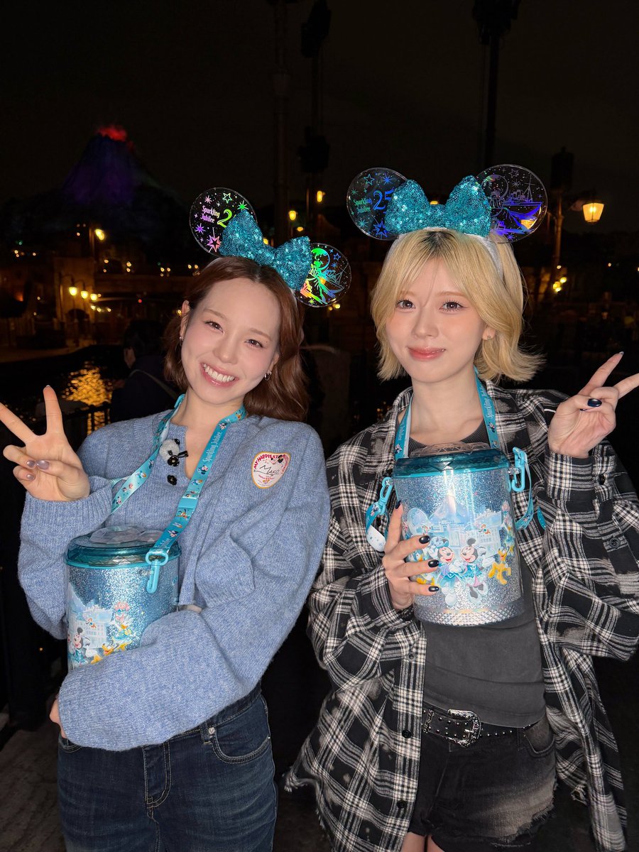 BRNIZIU's tweet image. 📸 | Novas fotos de MAKO e RIKU para o programa de TV japonês Saturday Plus. 

— MAKO e RIKU farão uma reportagem especial sobre o aniversário de 25 anos do parque TokyoDisneySea hoje (17), às 19:30 (BRT). 

#MAKO #RIKU
#NiziU #ニジュー #니쥬