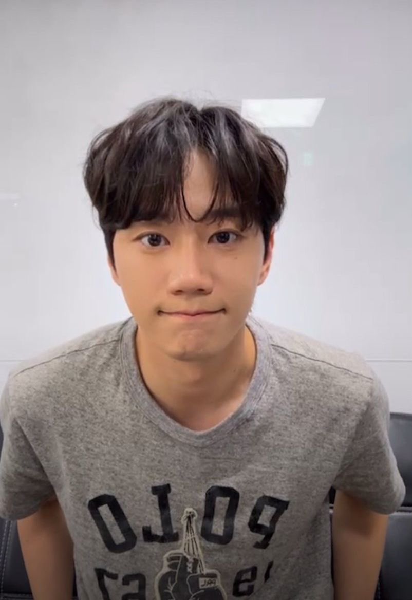 0gnxxy's tweet photo. 이
표정이
진짜좋음
앙다문입술에착둥이눈장착한
이표정 https://t.co/gzSp80cN5W
