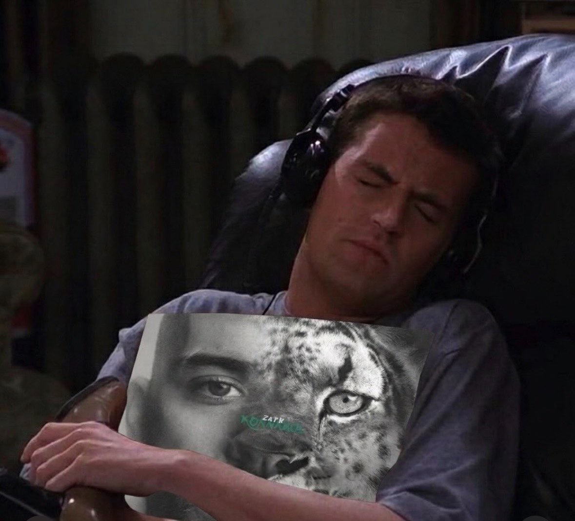 ecaiafafm's tweet photo. A capa é horrorosa mas o álbum muito bom (tirando algumas) https://t.co/J7pfGMQPGK