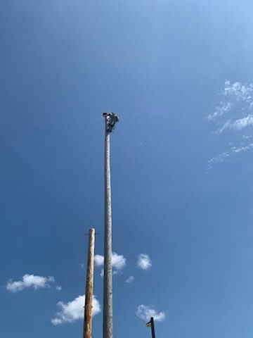 thetech_1's tweet photo. We’re proud to spotlight two of our LCTC lineman students, Huntley Camp and Jack Roberts, for taking their skills to new heights—literally! They successfully climbed a 75 foot pole at the North Mussissippi Electric Expo Day. https://t.co/rwH0N8sEUV