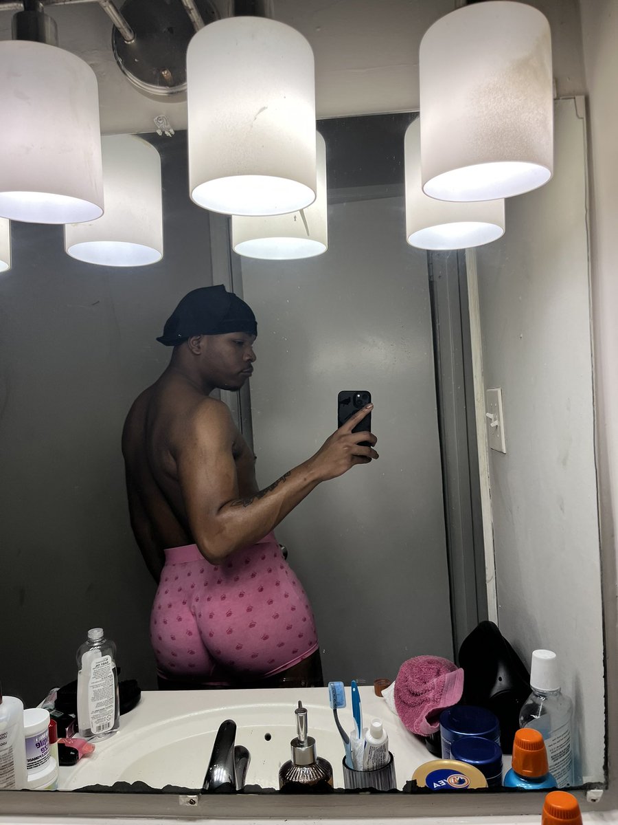PrettyPharaoh tweet media