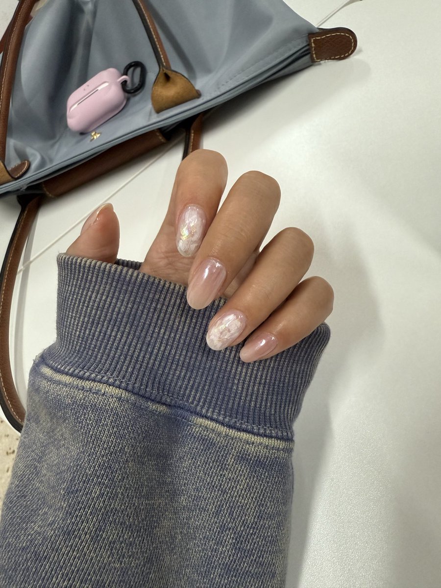 Evelyn Li tweet media