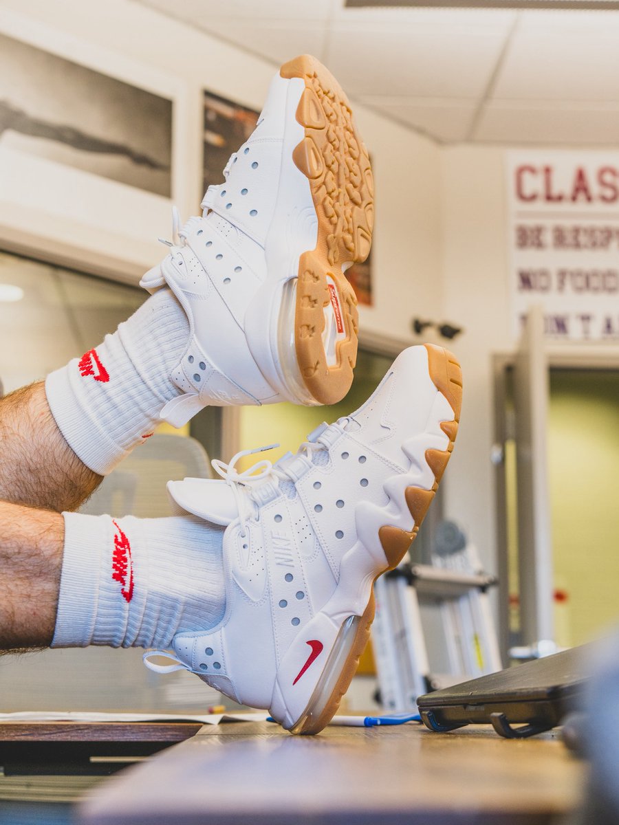 ad__sneaks's tweet image. Classroom Sneakers | Day 133
Nike SB x Supreme Air Max 2 CB ‘94 Low